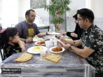 پذیرایی روزانه از 20 هزار زائر با غذای متبرک حضرت رضا(ع) در ایام خاص