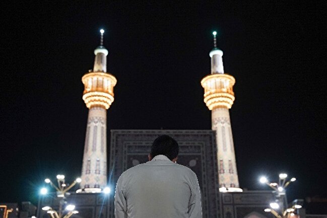 أجواء الحرم الرضوي الشریف في لیلة وفاة السیدة المعصومة(س)