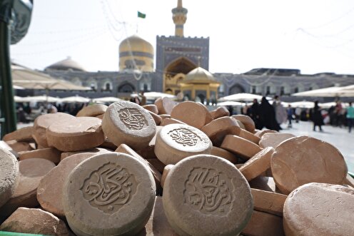 أجواء الحرم الرضوي الشريف في يوم شهادة الإمام الحسن العسكري (ع)