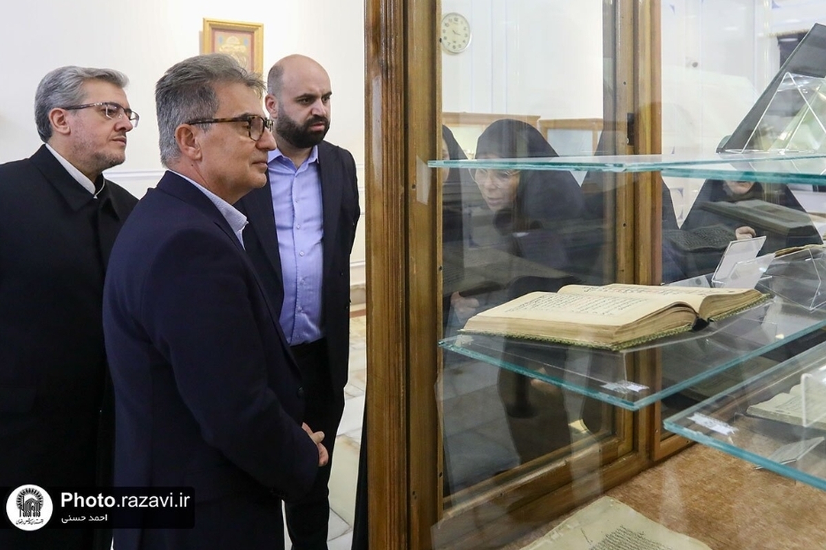 Turkish consul visits Imam Reza Shrine in Mashhad