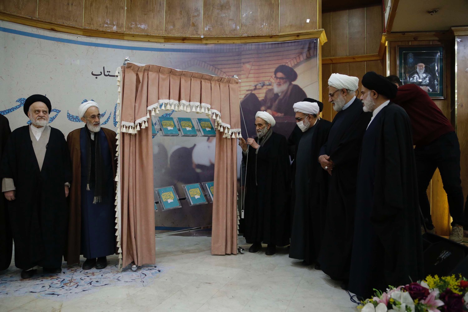 «شرح زیارت جامعه کبیره» اثر آیت الله مرتضوی با حضور تولیت آستان قدس رضوی رونمایی شد