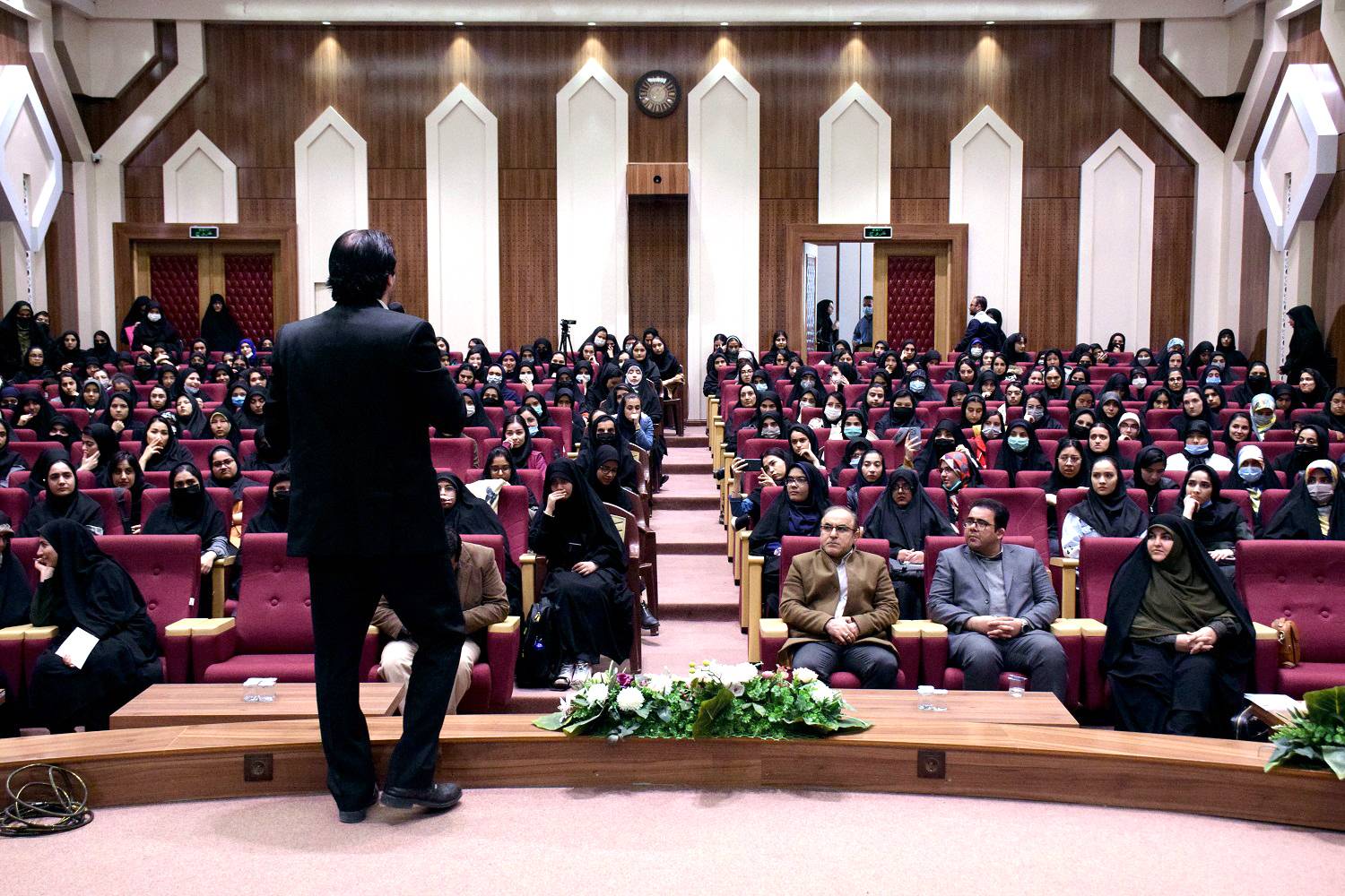 به مناسبت سالروز بزرگداشت خواجه نصیرالدین طوسی و روز مهندس آئین بزرگداشتی در دانشگاه بین‌المللی امام رضا(ع) برگزار شد.