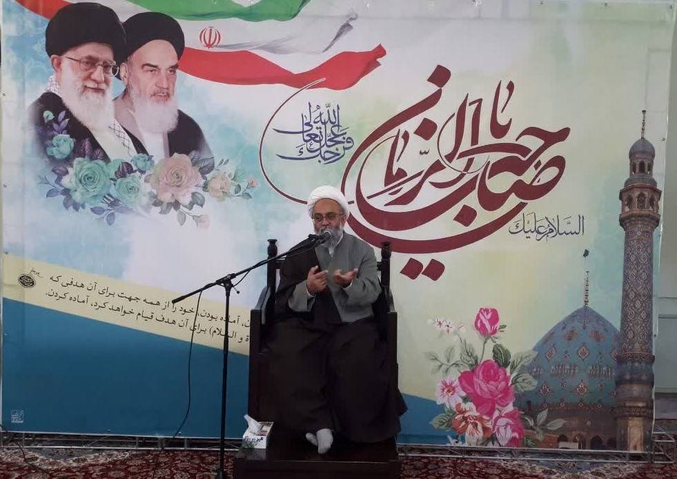 جلسه اخلاق کارگزاران نظام با حضور جمعی از مدیران ادارات شهرستان کاشمر در زیارتگاه شهید آیت الله مدرس (ره) برگزار شد.