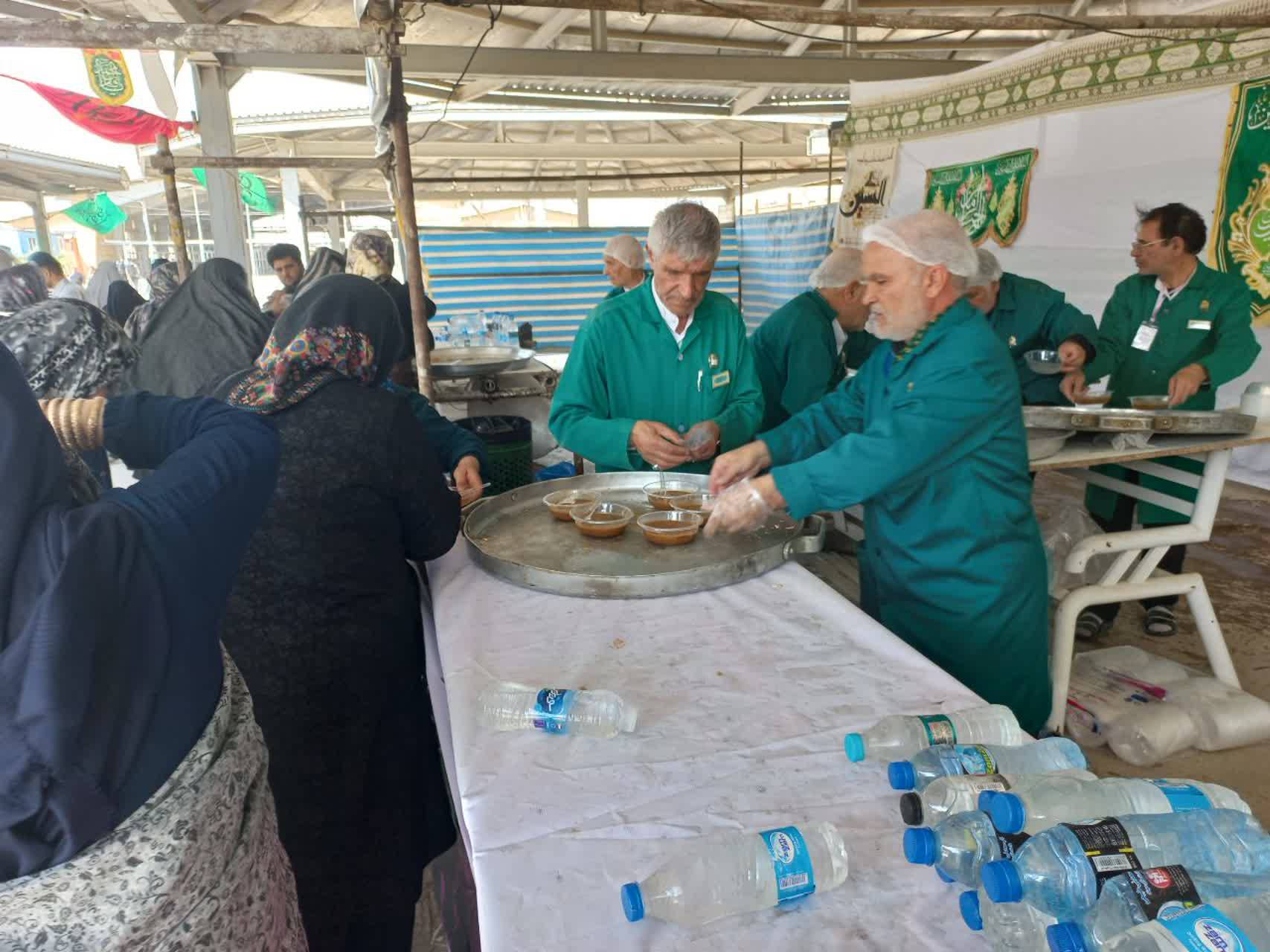 بنیاد کرامت رضوی در استمرار مأموریت ذاتی خود برای خدمت‌رسانی مرزی به زائران عتبات عالیات، بار دیگر پرچم «یا حسین(ع)» را در مرز مهران بر سر دست گرفته و موکب‌های پذیرایی و استقبال از زائران را برپا کرده است.