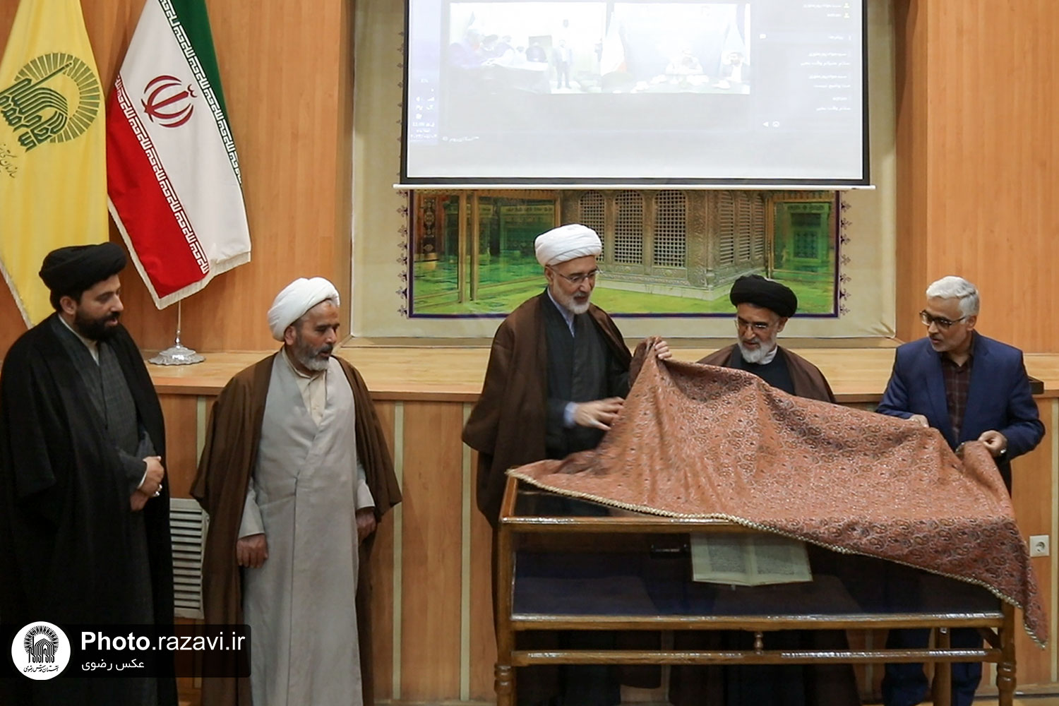 رونمایی از کتاب «البرهان فی علامات مهدی آخرالزمان» در کتابخانه و موزه وزیری یزد
