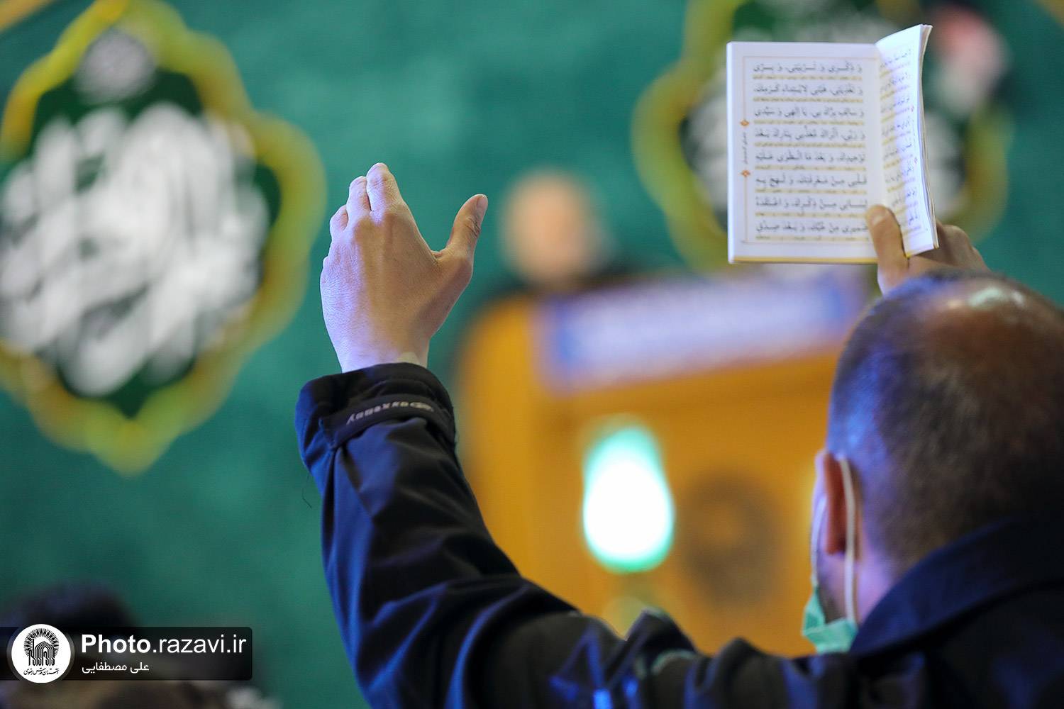 همزمان با دهه پایانی ماه شعبان، مراسم مناجات خوانی سحرگاهی با حضور حاج مهدی رسولی در بارگاه ملکوتی امام رضا(ع) برگزار می‌شود.