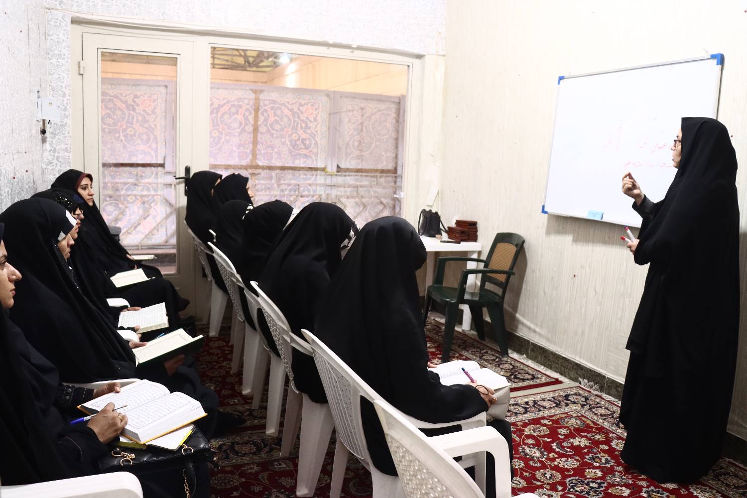 طرح «تحفیظ رضوی» در سال ۱۴۰۱ با برگزاری دوازدهمین دوره آزمون کتبی ویژه حافظان مشهدی در حرم مطهر رضوی به کار خود پایان داد.