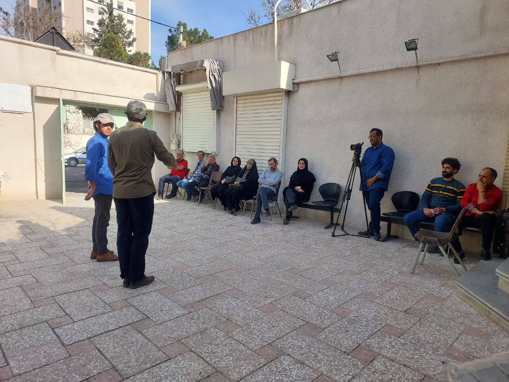 به مناسبت فرارسیدن نوروز 1402، پنج نمایش خیابانی با موضوع «زیارت، خانواده و همدلی» و یک پرده‌خوانی ویژه در جوار حرم مطهر رضوی اجرا می‌شود. 