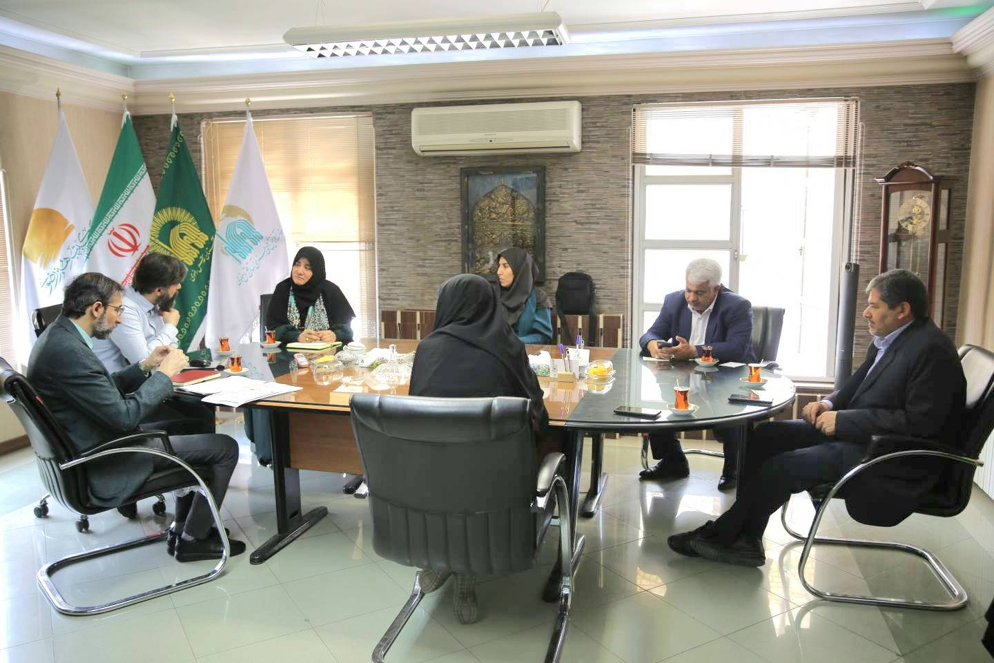 معاون وزیر میراث فرهنگی، گردشگری و صنایع دستی ضمن حضور در مؤسسه آفرینش‌های هنری آستان قدس رضوی در مشهد مقدس از نزدیک با دستاوردهای این مؤسسه در حوزه‌های مختلف هنری آشنا شد.  