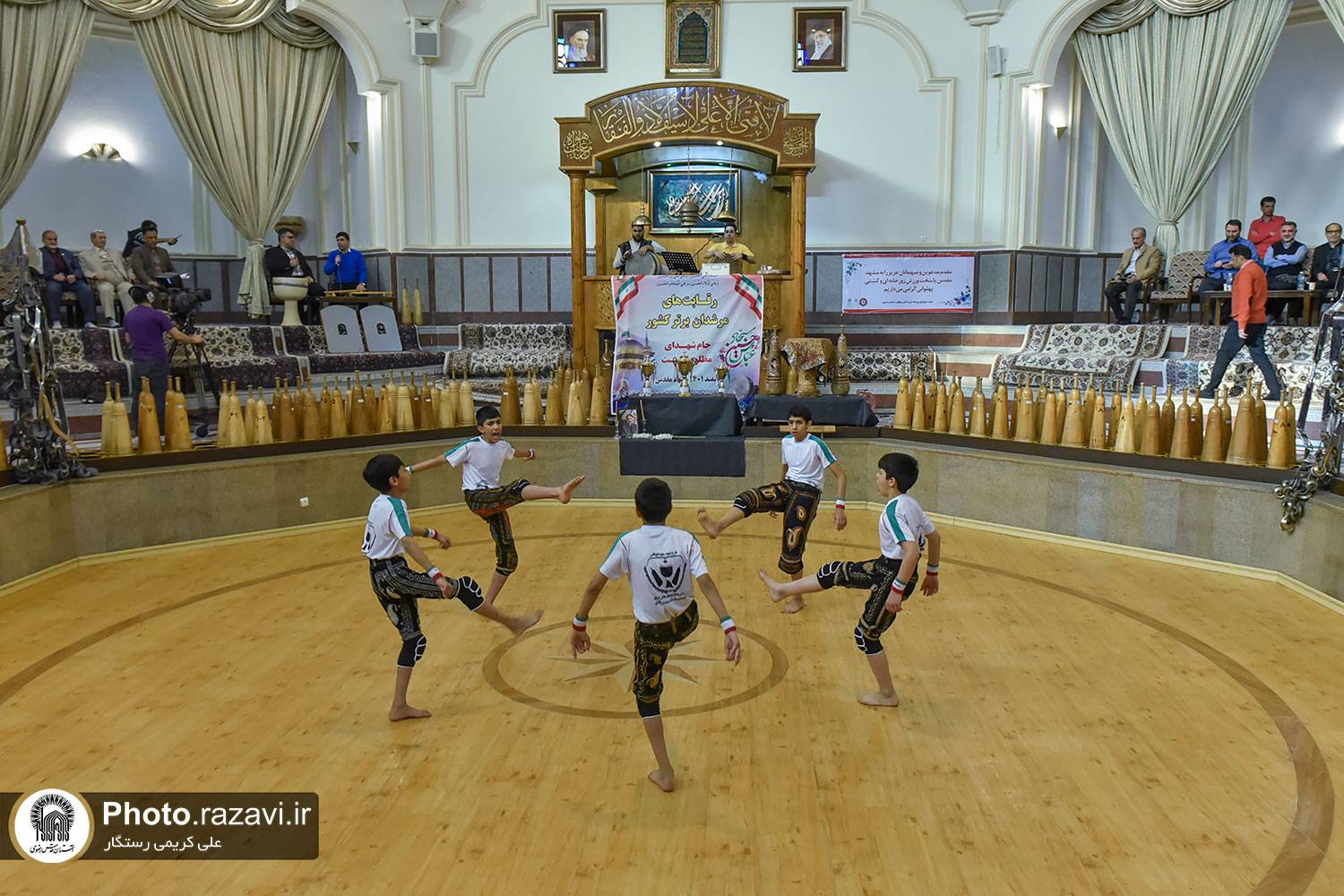 جشنواره ملی مرشدخوانی به میزبانی موسسه تربیت‌بدنی بنیاد کرامت رضوی برگزار شد.
