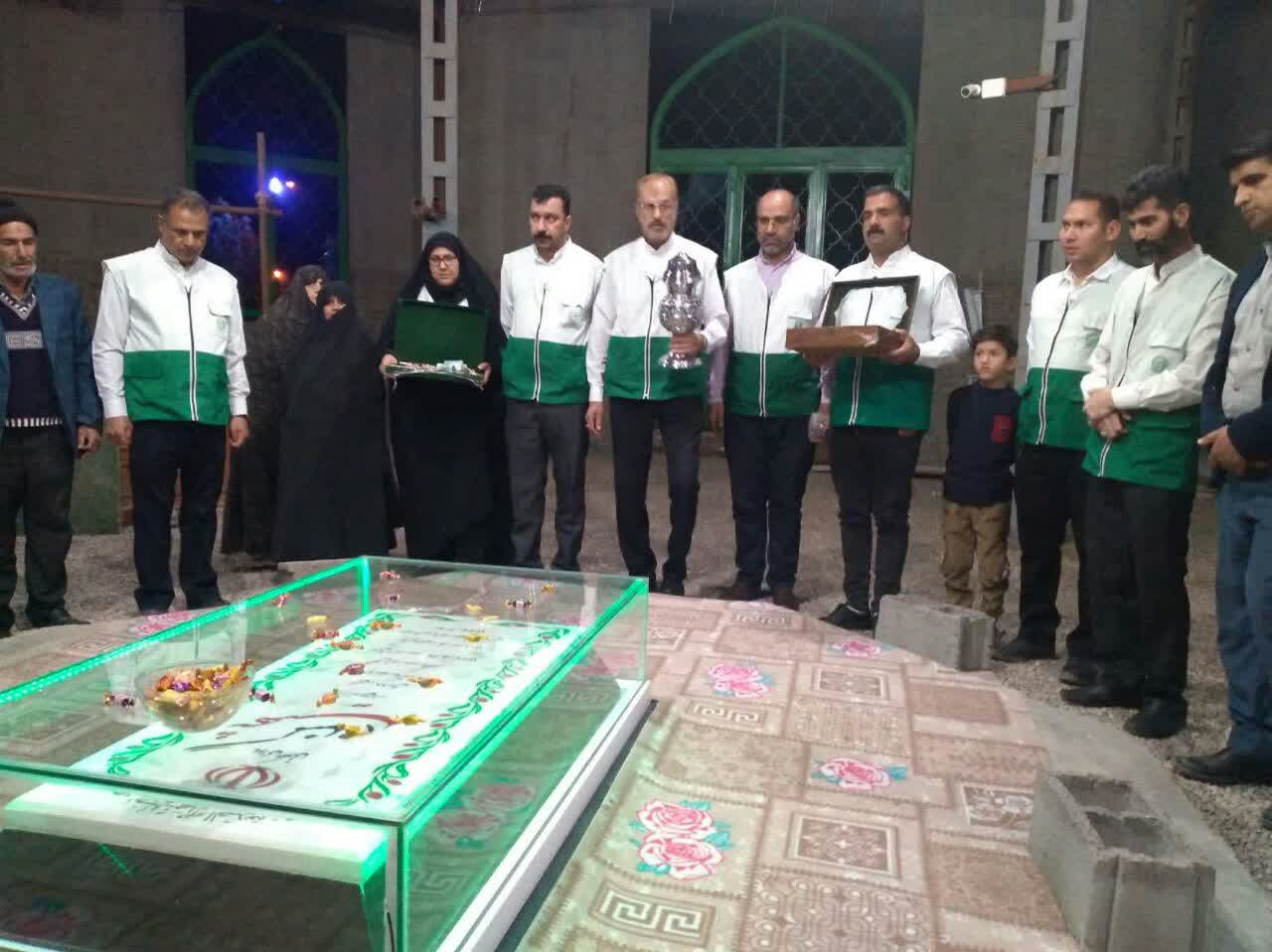 تجدید پیمان خادمیاران زرندی با شهید گمنام