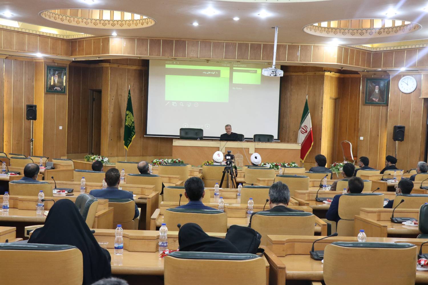 بنیاد پژوهش‌های اسلامی آستان قدس رضوی طی سال جاری برای نخستین بار اقدام به برگزاری 6 پودمان و دوره آموزشی با هدف توان‌افزایی و تربیت محقق و مربی کرده است.