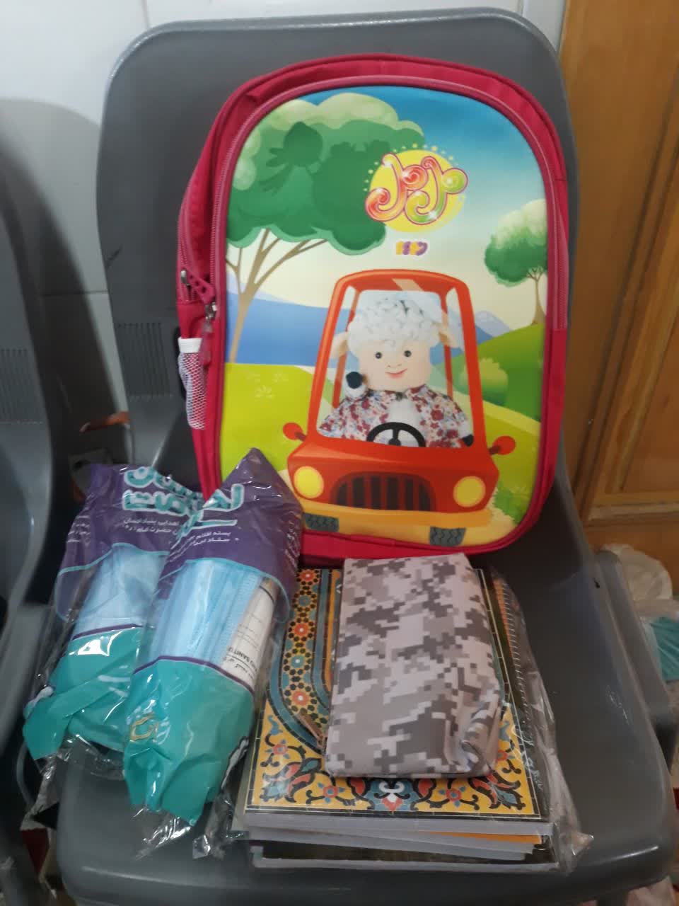 اهدای ۳۱۳ بسته لوازم التحریر به دانش آموزان نیازمند