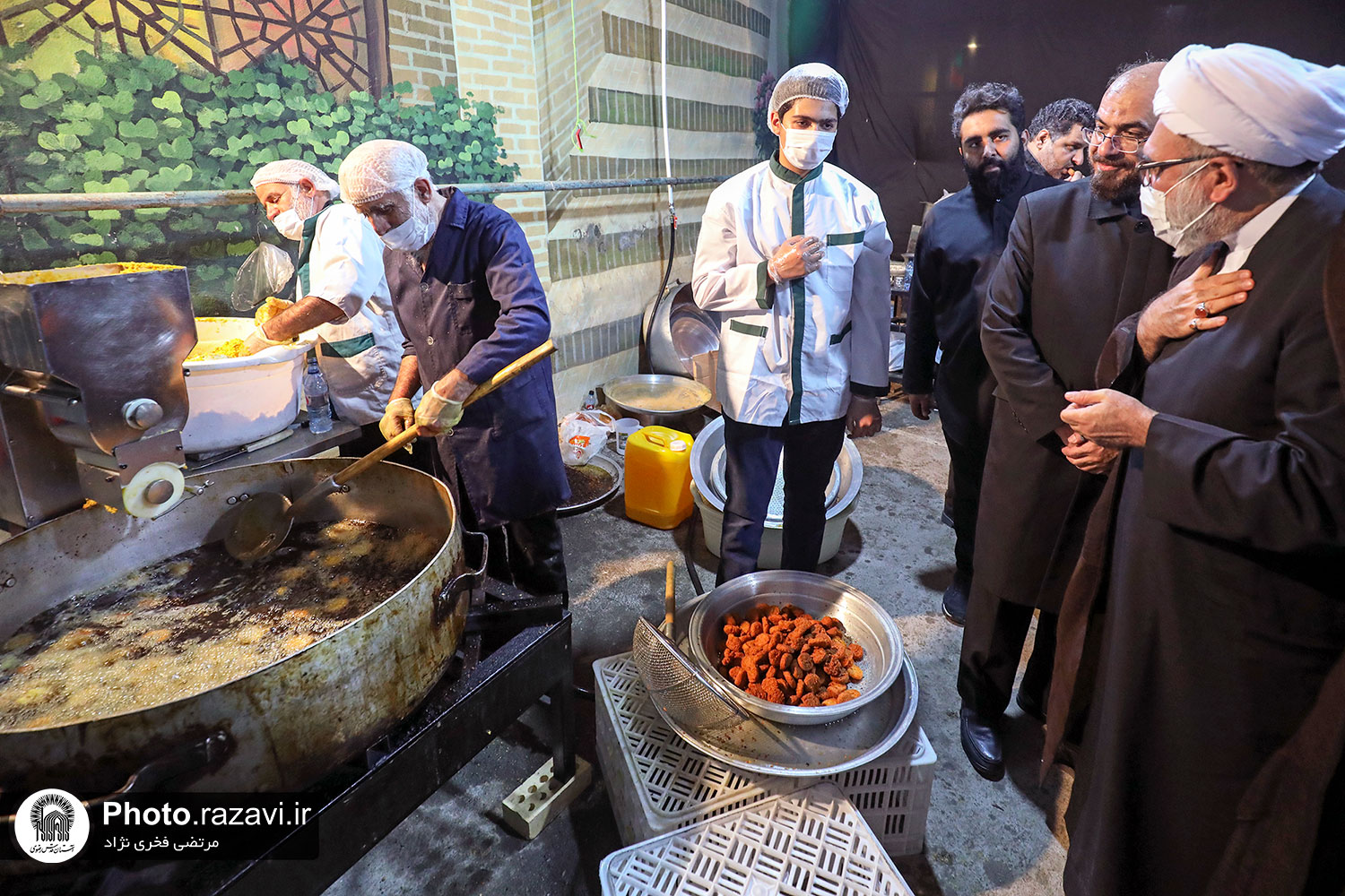 بازدید تولیت آستان قدس رضوی از خدمت‌رسانی مواکب به زائرین حضرت رضا(علیه‌السلام)