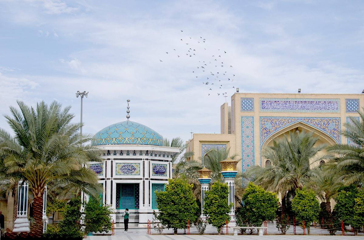 ایستگاه نذر کتاب و عضو پذيري رايگان در هفته کتاب میقات الرضا(ع)