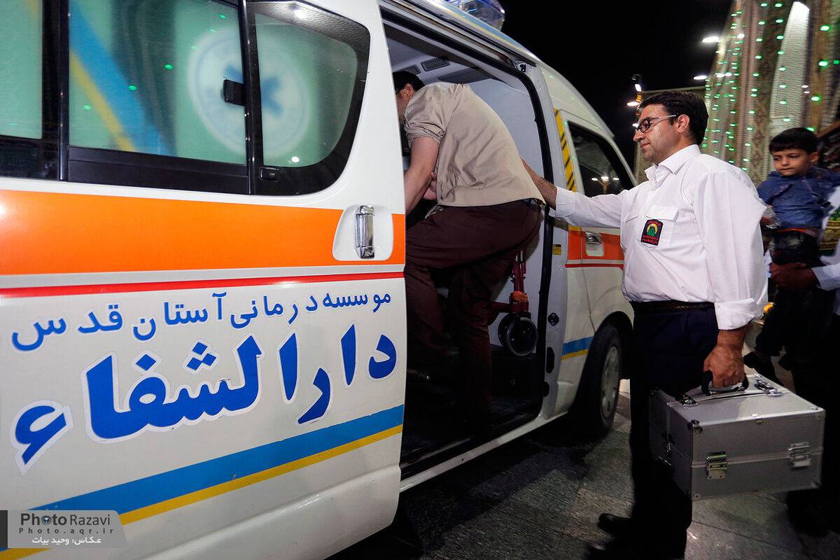 حال و هوای خدمت پرستاری در پایگاه‌های فوریت‌های پزشکی حرم رضوی/ پرستارانِ زائر 