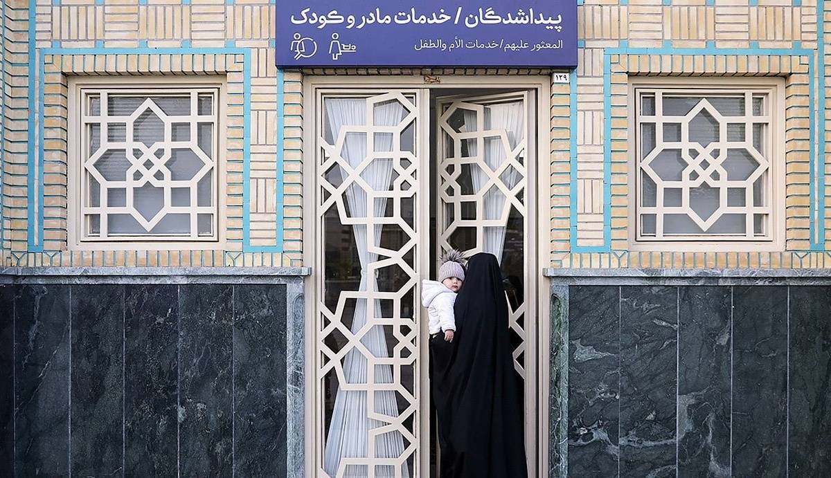 اداره امور تسهیلات زائران حرم مطهر رضوی در راستای ارتقای سطح رسیدگی به امور پیداشدگان و گمشدگان زائران و مجاوران و ارائه خدمات مادر و کودک در ایام نوروز 1402، تعداد دفاتر خود در این حوزه را به 9 دفتر افزایش داده است.