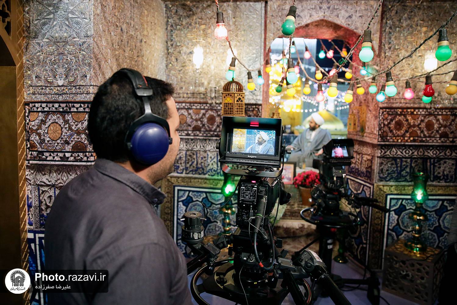 ویژه برنامه اذان‌گاهی «تا نیایش» هر روز ساعت ۱۸ و ۳۰ دقیقه از حرم مطهر رضوی بر روی آنتن شبکه پنج سیما می‌رود.