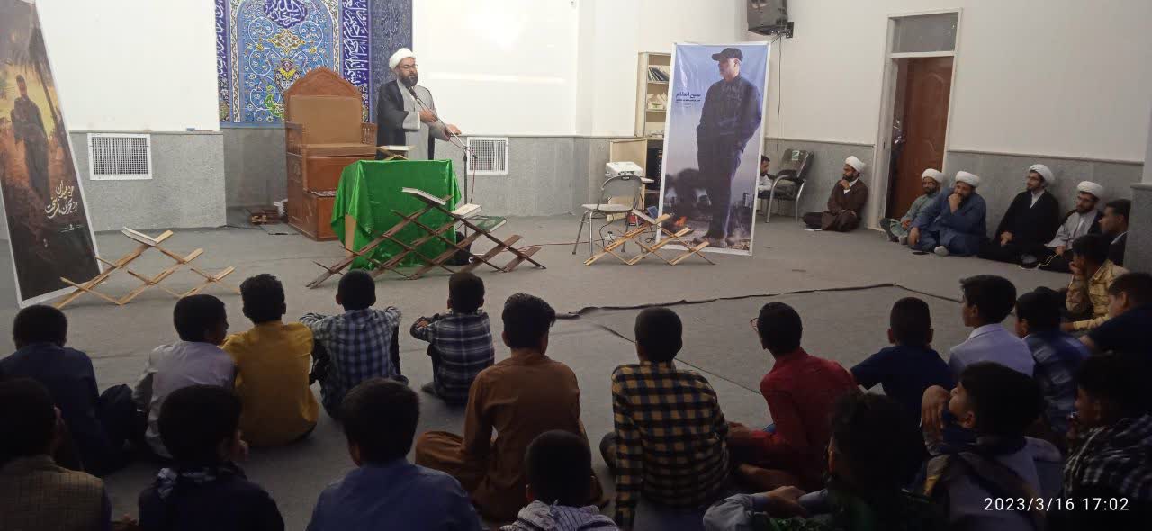 دبیر کانون های خدمت رضوی ریگان گفت: همزمان با ماه رمضان ۷۰۰ دانش آموز ریگانی در مناطق محروم شهرستان از فعالیت های قرآنی بهره مند شدند.