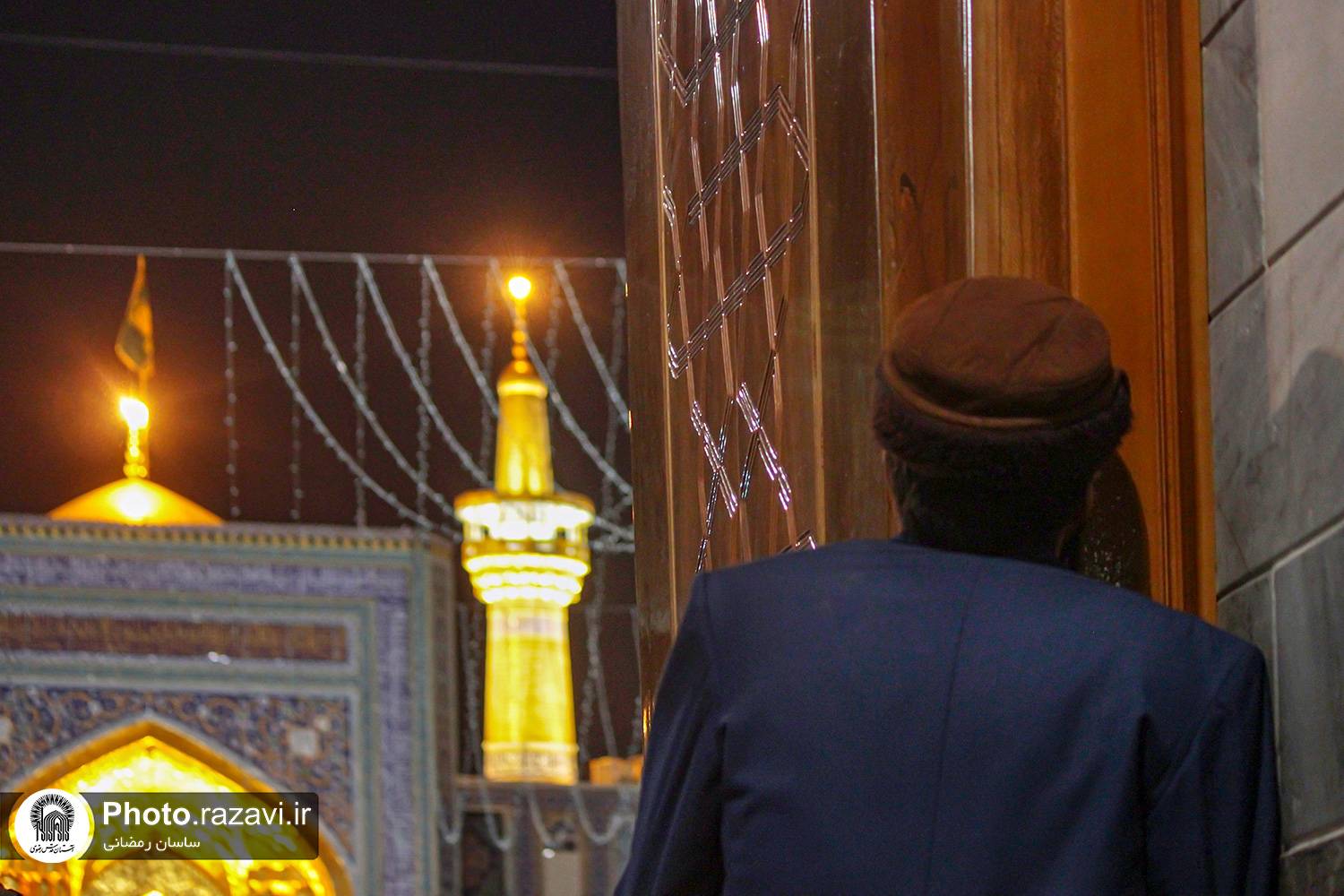 شب های ماه رمضان در حرم مطهر امام مهر و مهربانی و با حضور زائران نوروزی رنگ و بوی دیگری دارد. زائرانی که مشتاق نفس کشیدن در هوای حرم هستند.