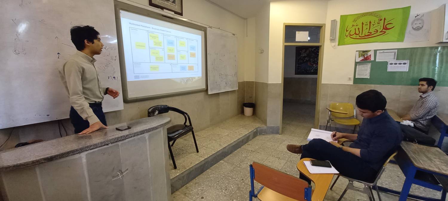 به همت پژوهش‌سرای امام رضا(ع) دوره‌های آماده سازی دانش آموزان پذیرفته شده مرحله اول المپیادهای علمی کشور از مدارس امام رضا(ع) در حال برگزاری است.  