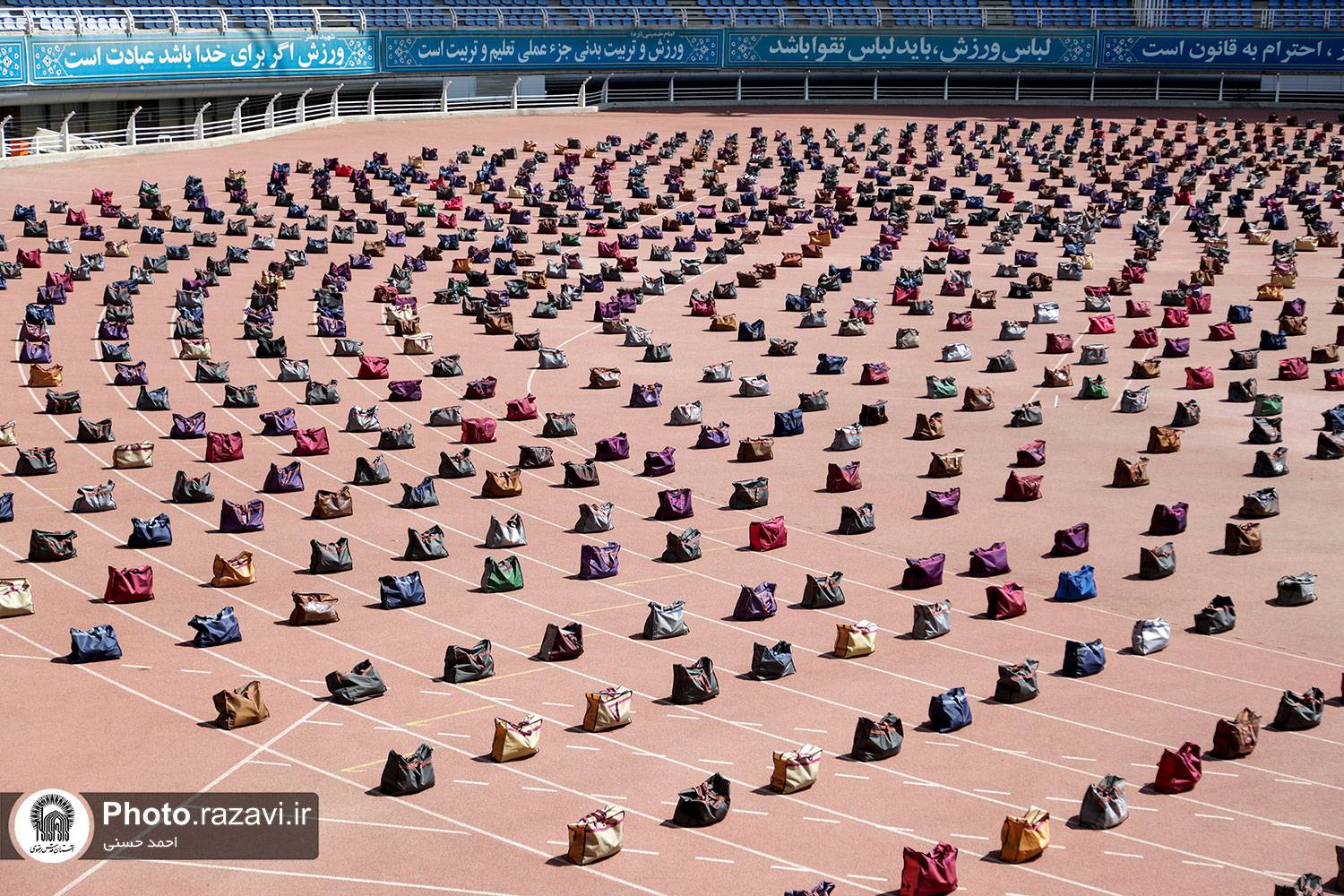 در آستانه سالروز ولادت کریم اهل بیت، امام حسن مجتبی (ع)، به همت بنیاد کرامت رضوی و خیرین، 10 هزار بسته معیشتی به ارزش 10 میلیارد تومان بین احسان پذیران توزیع شد.