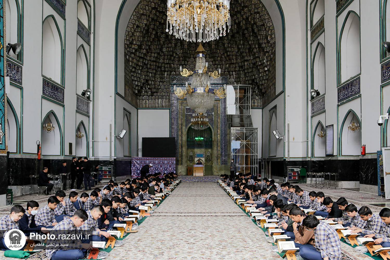 مرکز قرآن کریم آستان قدس رضوی ذیل پرچم حضرت رضا(ع) در خردادماه سال ۱۳۹۶ فعالیت خود را آغاز کرده و پیگیری فعالیت‌های قرآنی، گسترش آموزش‌های قرآنی، تبلیغ و ترویج فعالیت‌های قرآنی در عرصه ملی و بین‌المللی را مهم‌ترین رویکرد خود قرار داده است. در راستای نیل به این هدف، این مرکز قرآنی برنامه‌های مختلف قرآنی را در سطوح مختلف از مهد الرضا(ع) تا آموزش‌های تخصصی و سطوح عالی رشته‌های مختلف قرآنی اجرایی…