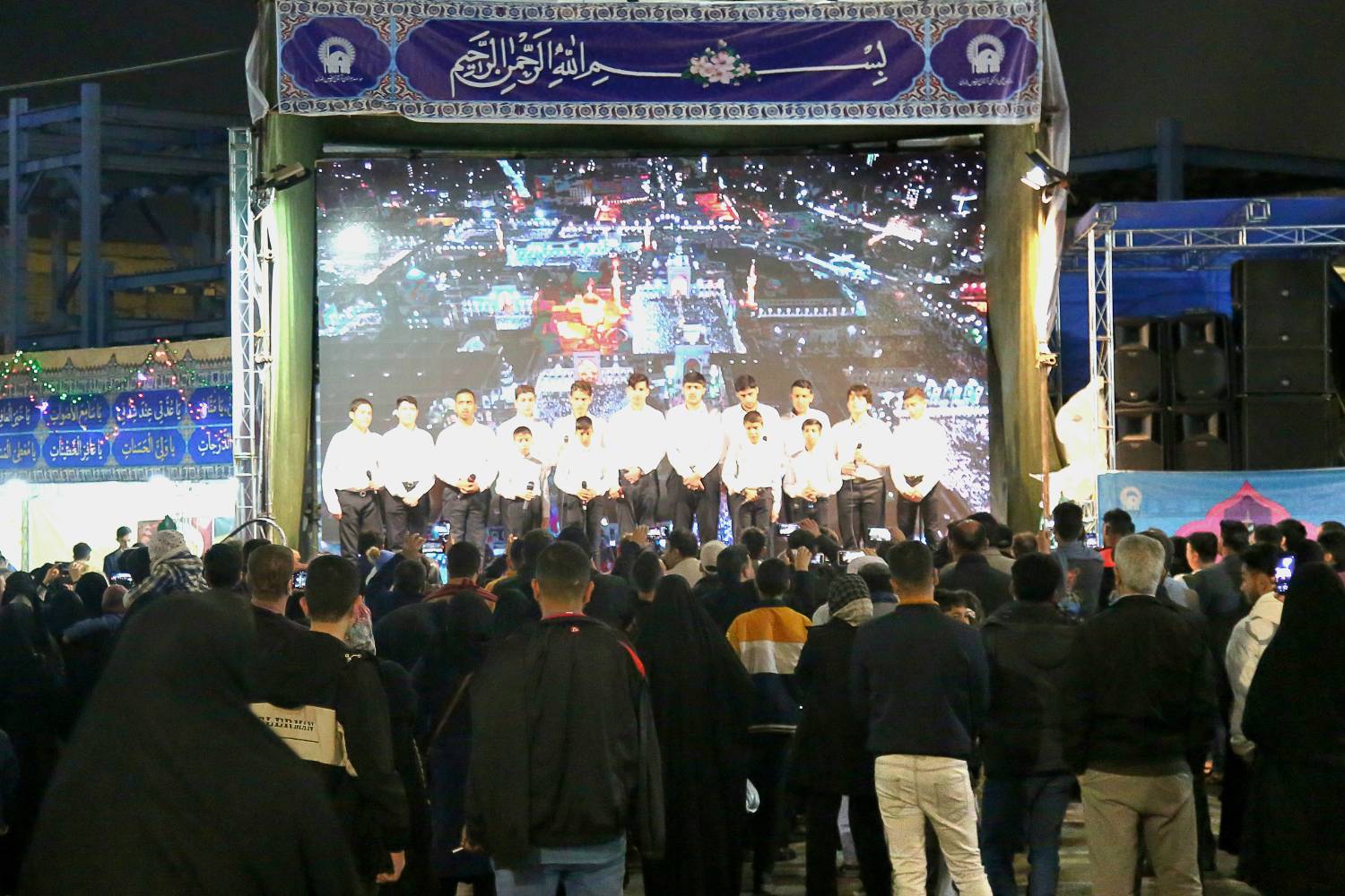 مدیر عامل موسسه جوانان آستان قدس رضوی گفت: عرصه فرهنگی شباب الشمس از ویژه برنامه های سازمان علمی و فرهنگی آستان قدس رضوی است که اجرای آن را موسسه جوانان آستان قدس رضوی بر عهده دارد و هر شب در جوار حرم مطهر رضوی به حدود ۸ هزار زائر و مجاور خدمات فرهنگی ارائه می دهد.