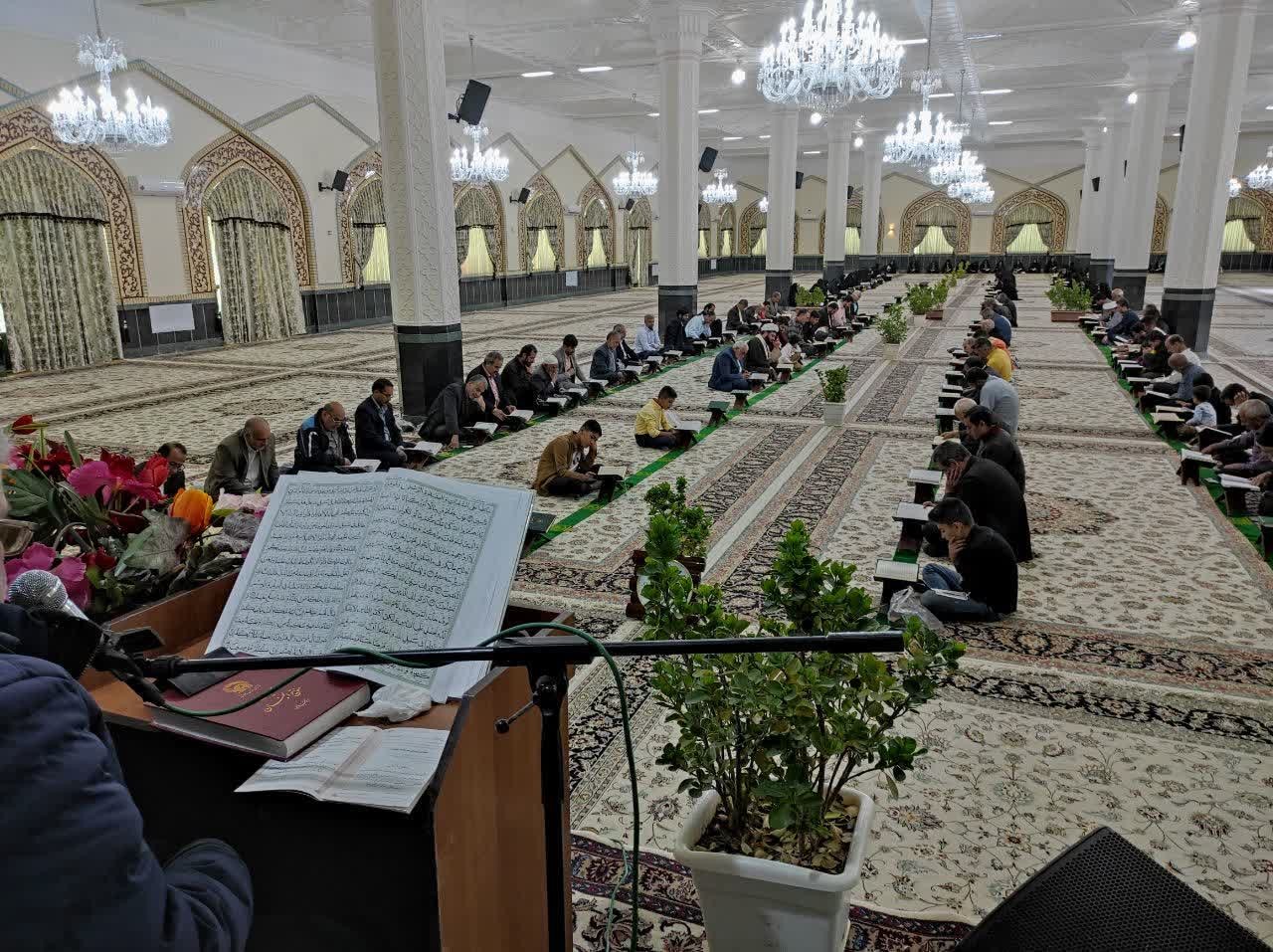 در ایام ماه مبارک رمضان آیین ترتیل خوانی قرآن کریم در زیارتگاه شهید آیت الله مدرس وابسته به موسسه فرهنگی و بقاع متبرکه آستان قدس رضوی برپا می شود.