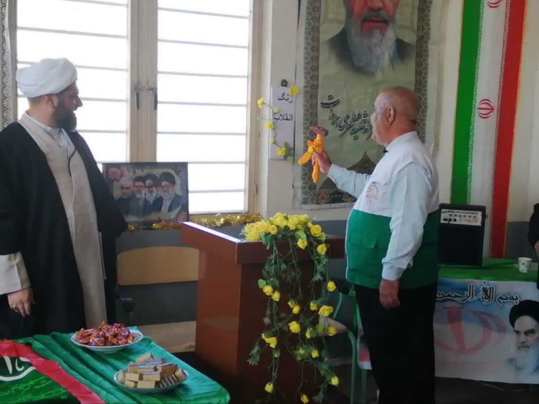 زنگ انقلاب در مدارس شهرستان بم طنین انداز شد