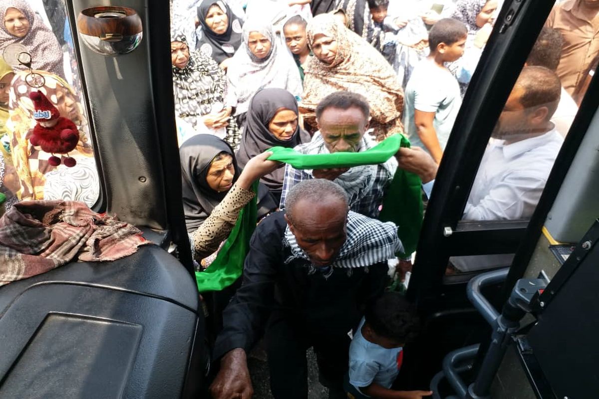 اعزام نخستین کاروان خانوادگی زائران امام رئوف از فشافویه به مشهد مقدس