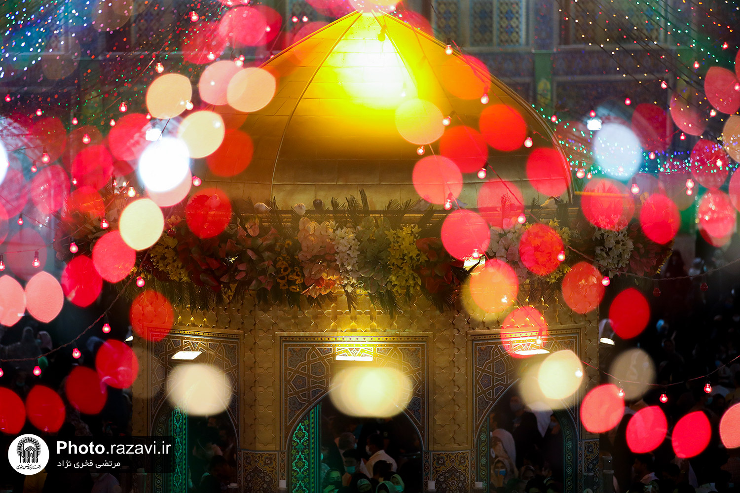 به همت معاونت تبلیغات اسلامی حرم مطهر رضوی، بارگاه ملائک پاسبان رضوی در شب میلاد چهارمین اختر تابناک آسمان ولایت؛ حضرت سید الساجدین(ع) جلوه‌ای از نور و سرور بود.