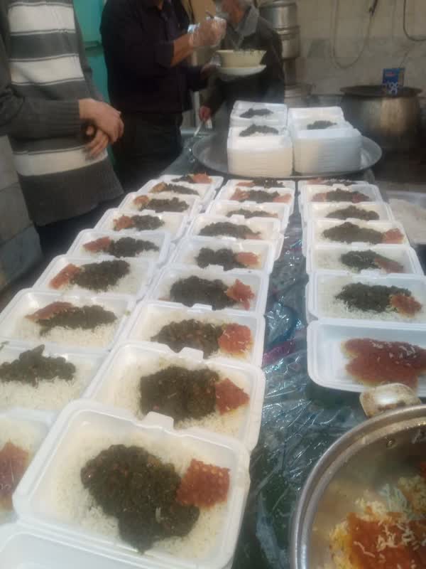 ۴۵۰ پرس اطعام گرم بین نیازمندان شهرستان شاهرود توزیع شد