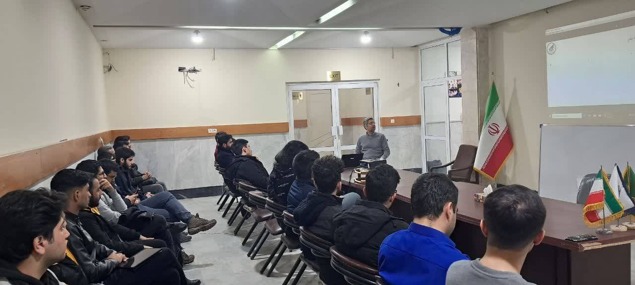 نخستین «دورهمي ايده پردازي نهال» برگزار شد