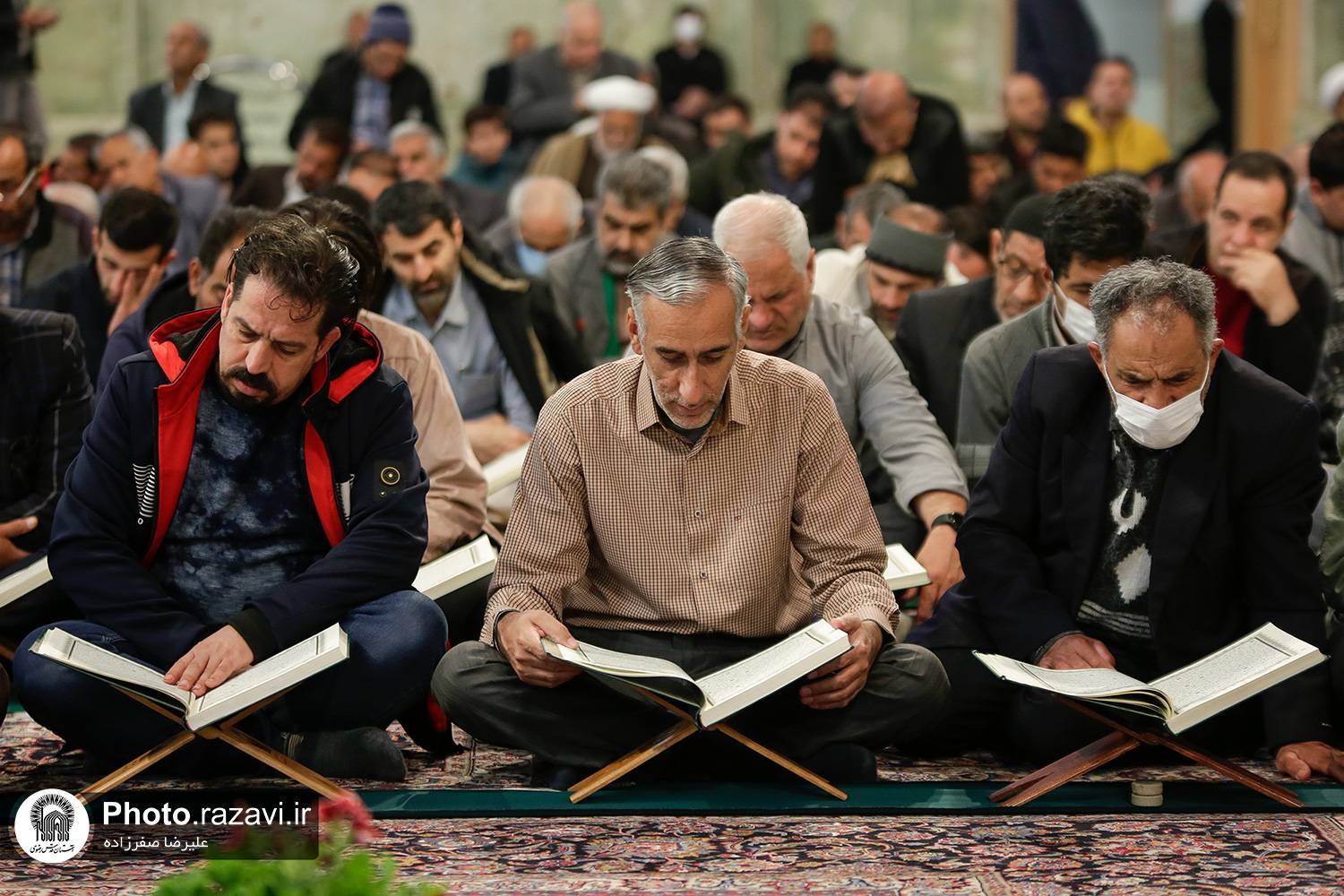 همزمان با ماه مبارک رمضان، محافل قرآنی در ساعات مختلف شبانه‌روز ویژه برادران در بارگاه منور آقا علی بن موسی الرضا(ع) برگزار می‌شود.