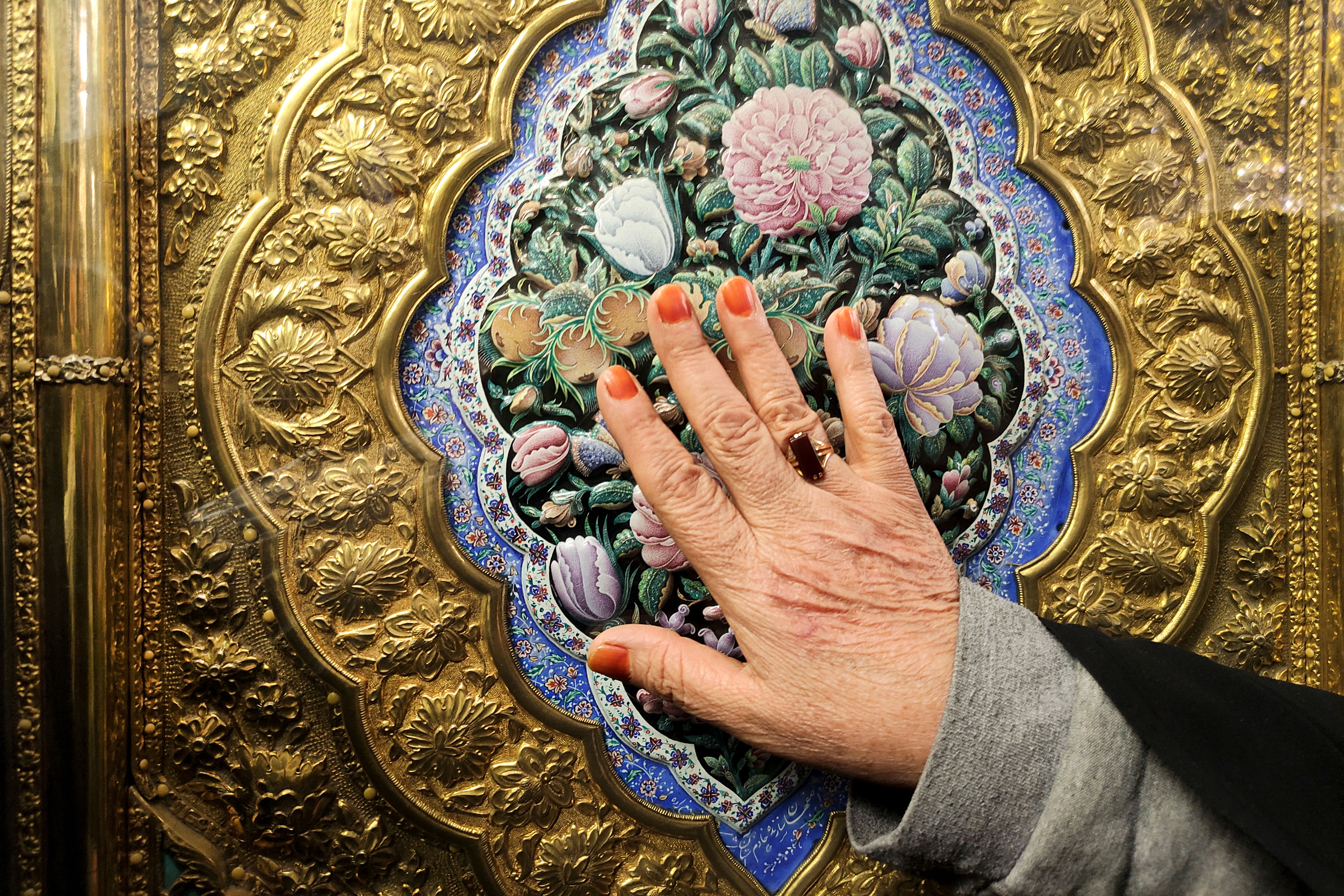 دال مثل دست