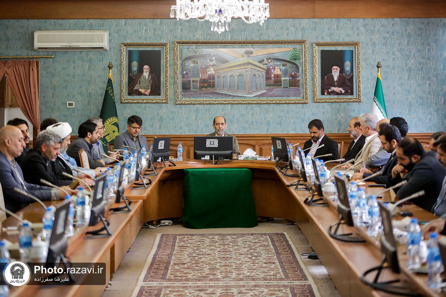 کانون‌های خادمیاری و خدمت رضوی سراسر کشور اکنون پس از سه سال تلاش و خدمت، جایگاه خود را در بین مردم پیدا کرده‌اند و ثمره آن، افزایش میزان جذب مشارکت‌های مردمی برای اجرای طرح‌های حمایتی و خیرخواهانه آستان قدس رضوی در سراسر کشور بوده است.