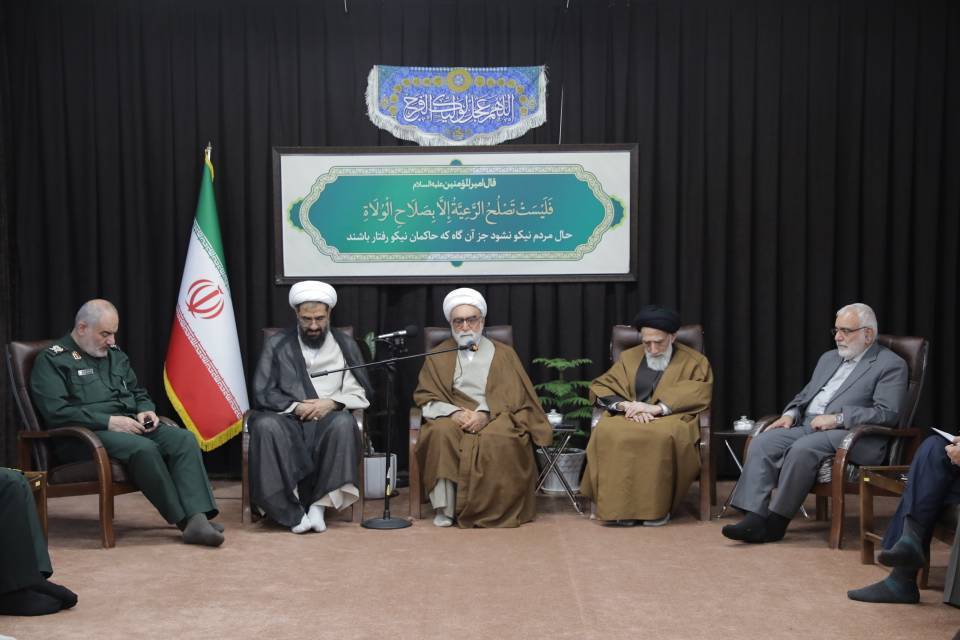 تولیت آستان قدس رضوی با اشاره به فعال بودن کانون‌های خدمت و خادمیاری رضوی در استان‌های مختلف کشور گفت: این کانون‌ها با برنامه‌ریزی بنیاد کرامت رضوی و مشارکت مردم، در کنار محرومان و نیازمندان سراسر کشور و خادم و خدمت‌رسان آنها هستند.