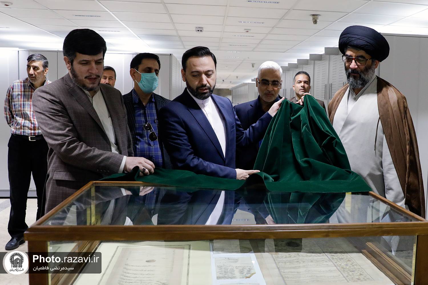 همزمان با روز اسناد ملی و ميراث مکتوب، قديمی‌ترين اسناد حرم مطهر رضوی با حضور قائم مقام تولیت آستان قدس رضوی رونمایی شد.