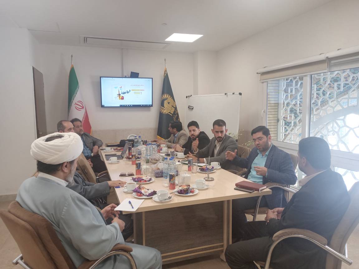 به همت معاونت امور بین‌الملل آستان قدس رضوی، احمد عبدالحسن محمد علی، مدیر امور خدام افتخاری حرم حضرت علی(ع) با کهندل مدیر امور خادمیاری آستان قدس رضوی دیدار و گفت‌وگو کرد.