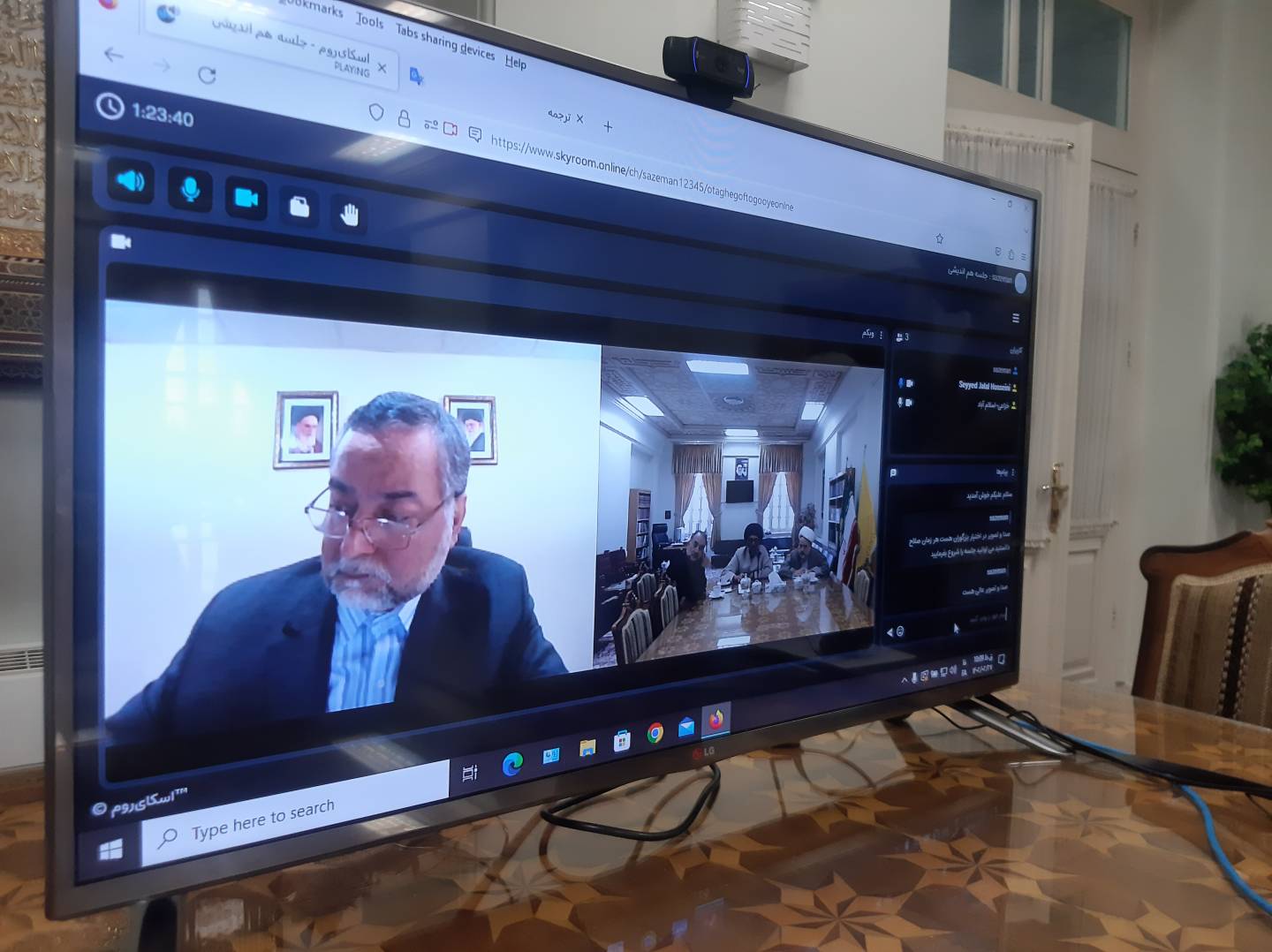 رایزن فرهنگی ایران در پاکستان در گفت وگو با رئیس سازمان کتابخانه‌ها، موزه‌ها و مرکز اسناد آستان قدس رضوی خواهان توسعه همکاری‌های مرکز تحقیقات زبان فارسی ایران و پاکستان با کتابخانه مرکزی رضوی شد. 