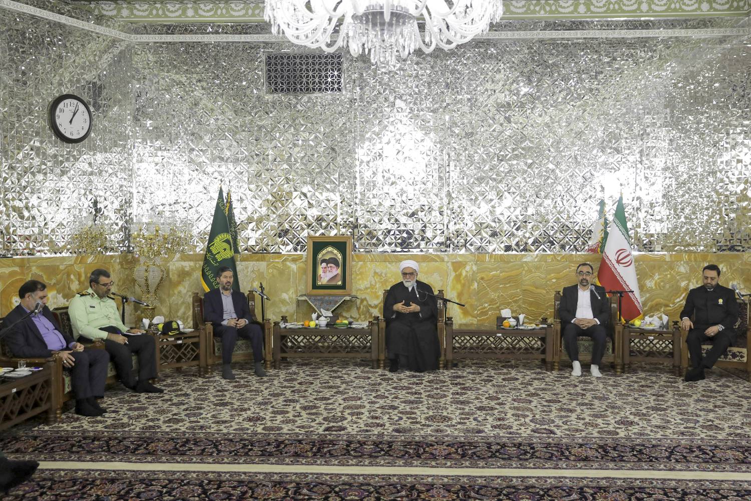 تولیت آستان قدس رضوی در خصوص معرفت افزایی و ایجاد نشاط اجتماعی در جشن‌های دهه کرامت با توجه ویژه به نسل جوان تأکید کرد.