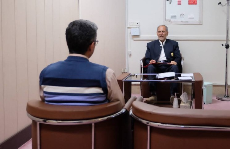 برای همه زائران و مجاوران که در ماه مبارک رمضان، توفیق زیارت حرم مطهر امام مهربانی‌ها را داشتند، میزهای مشاوره با حضور اساتید و متخصصان حوزه روانشناسی، فرصت مغتنمی بود که به برکت آن می‌توانستند روح و جان در زیارت امام هشتم(ع) بشویند و پس از آن به کمک مشاوران مرکز جامع مشاوره بنیاد کرامت رضوی گره از مشکل خود باز کنند. با این حال، میزهای مشاوره در ماه مبارک رمضان تنها یکی از ده‎ها عنوان خدمتی است…