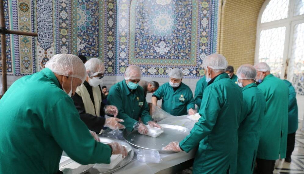 پذیرایی از زائران حرم حضرت معصومه(س) در موکب جوادالائمه فراشان حرم مطهر رضوی 