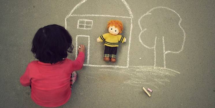 کارشناس ارشد روانشناسی بالینی در حوزه خانواده، ازدواج و اختلالات بالینی و مشاور مرکز جامع مشاوره آستان قدس رضوی معتقد است: مهم‌ترین راهکار برون‌رفت از مشکل تک‌فرزندی در کشور، فرهنگ‌سازی و تبیین آسیب‌های آن برای خانواده و جامعه است.