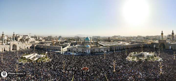 عکس با کیفیت : نماز عید فطر در حرم امام رضا علیه السلام
