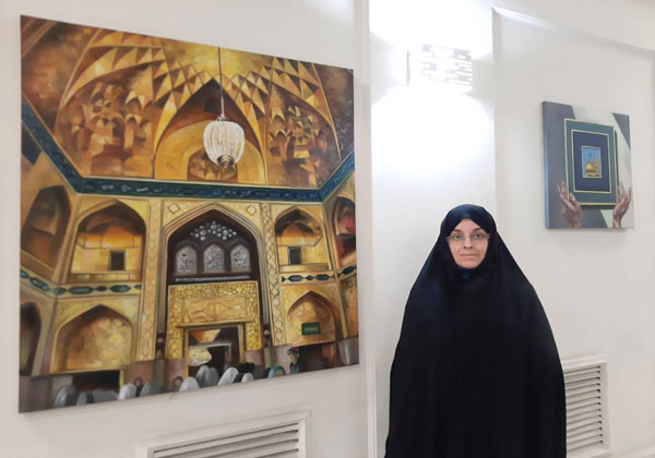 داستان روایی زیارت یک بانو در تشرف به حرم مطهر رضوی در قالب نمایشگاه نقاشی خانم فریده تیموری هنرمند نقاش به نمایش درآمد. 