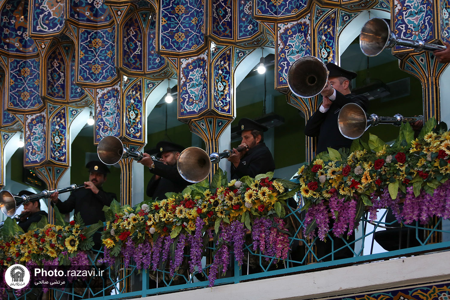 آیین نقاره‌نوازی شب میلاد امام رضا(علیه‌السلام) در حرم مطهر رضوی