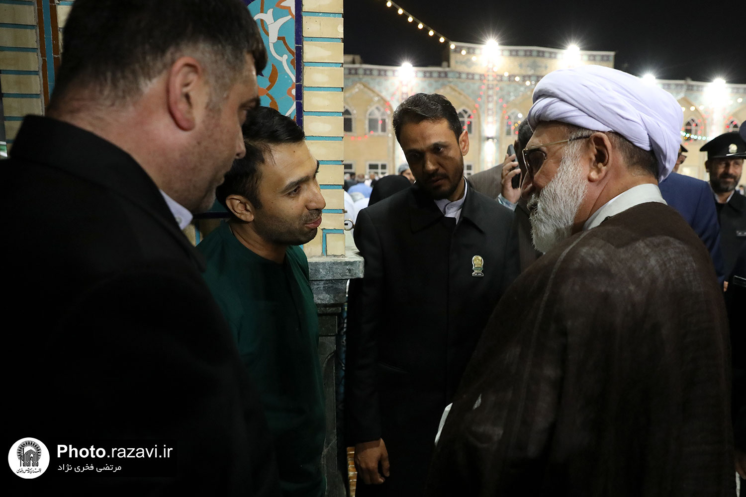 بازدید تولیت آستان قدس رضوی از مواکب خدمت‌رسان حرم امام رضا(علیه‌السلام)