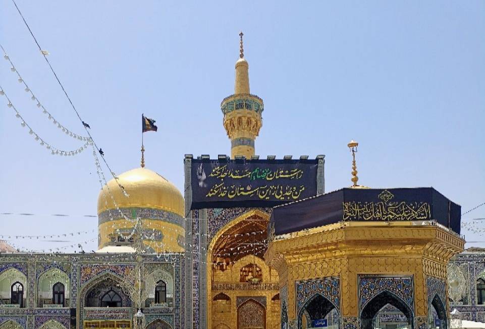 همزمان با روز بیست و سوم ماه ذیقعده مراسم روز زیارت امام رضا(ع) در حرم مطهر رضوی برگزار شد.